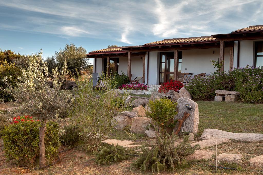 Agriturismo Nuraghe Tuttusoni Aglientu Exterior foto